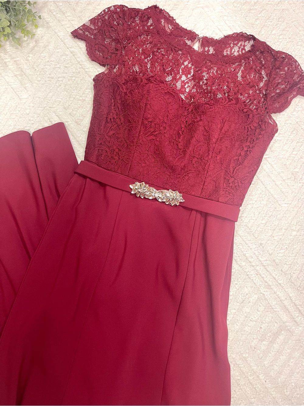 Jenny Packham Burgundy Lace Top Formal Dress with Jeweled Belt Size 6R